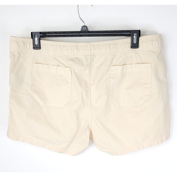 North Face Shorts Womens Size XL Pull On Athletic TNF Cream Tan Motion New - Picture 2 of 3